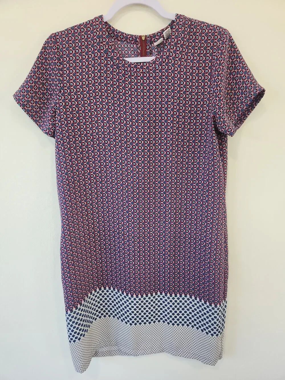 Artisan NY Women's Blue Red Geo Short Sleeve Top Blouse Dress Size 6